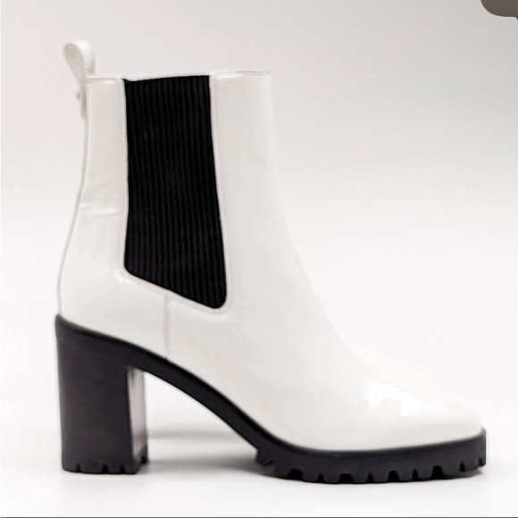 Longchamp Women White Patent Leather Lug Chelsea Ankle Boots - Picture 3 of 3